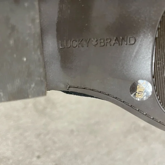 Lucky Brand 7.5M black booties - Picture 3 of 4